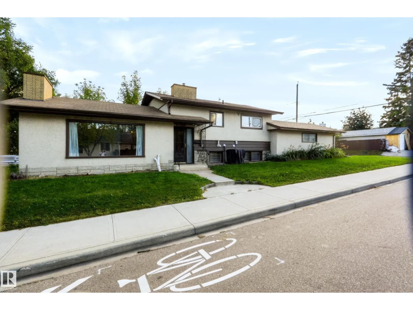5303 119 AV NW