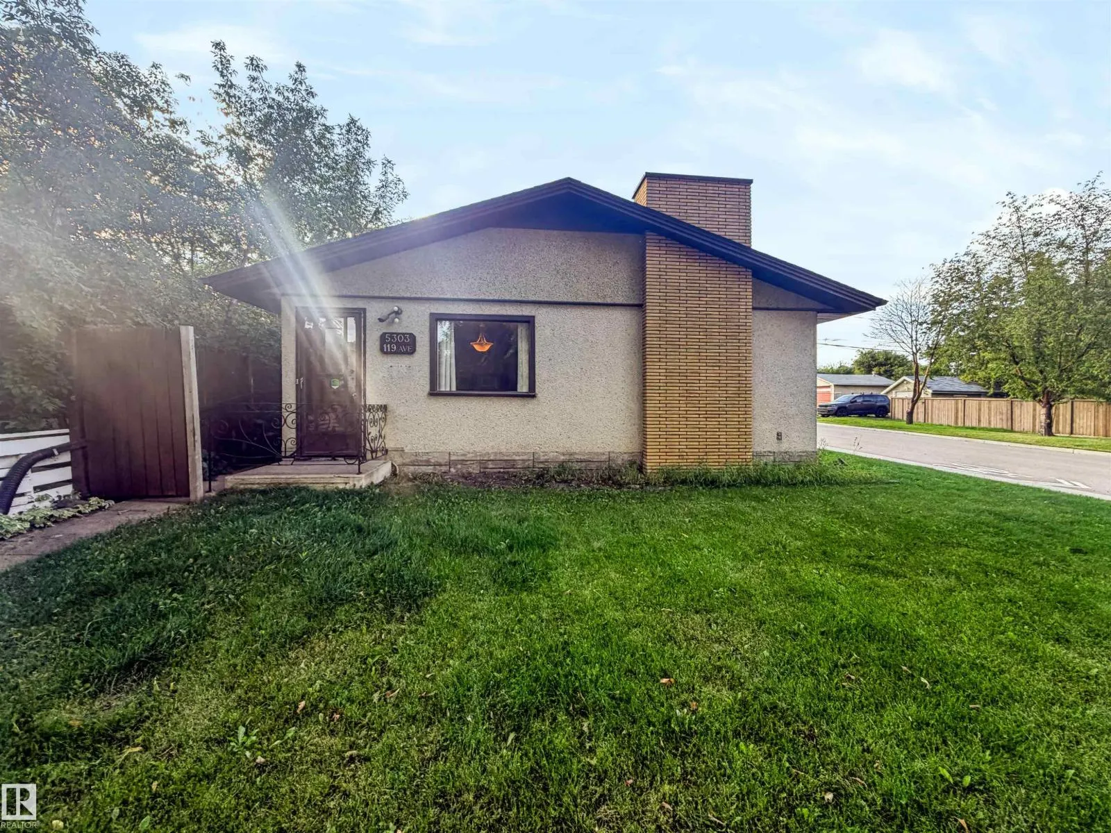 5303 119 AV NW