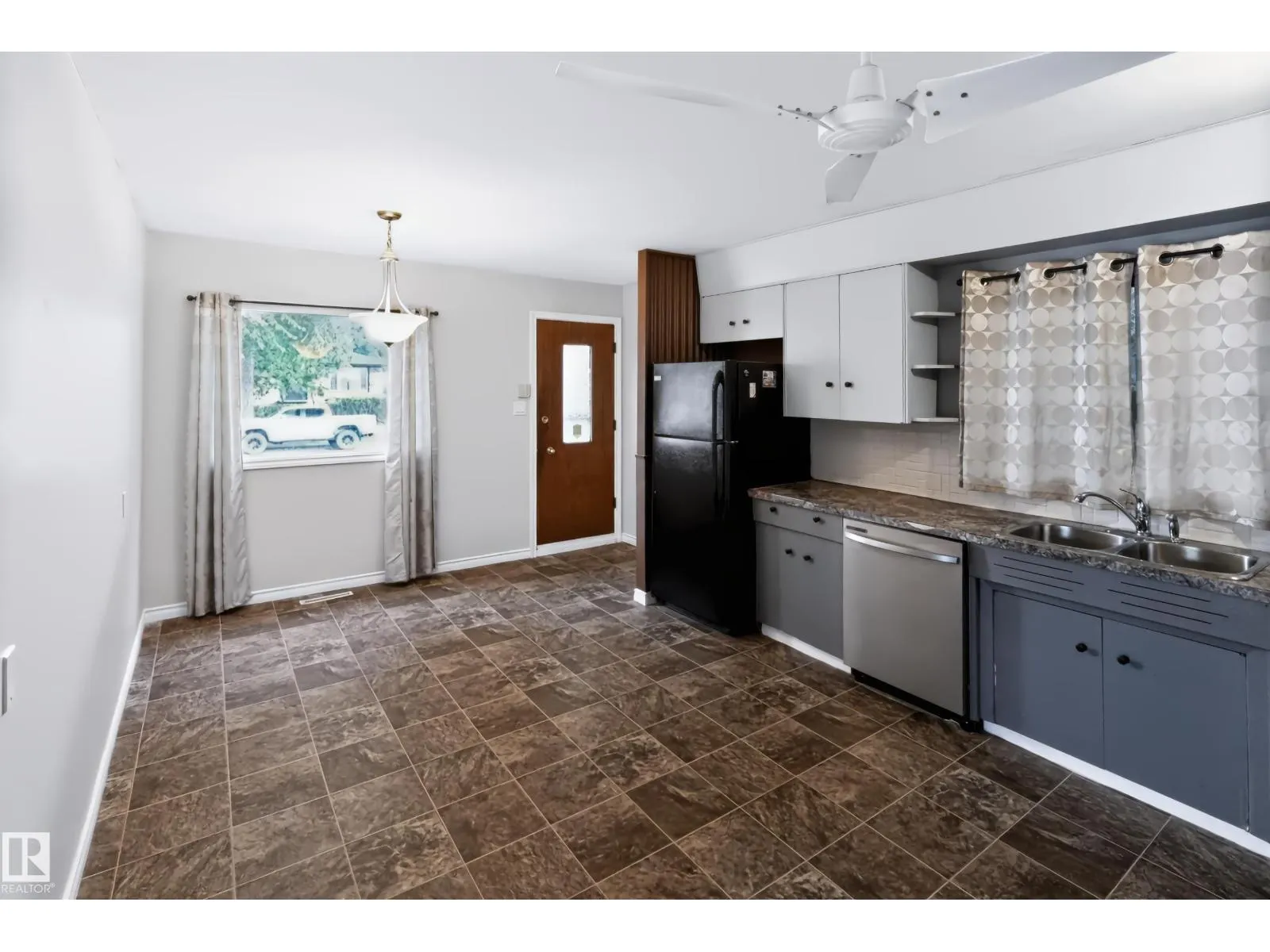 5303 119 AV NW