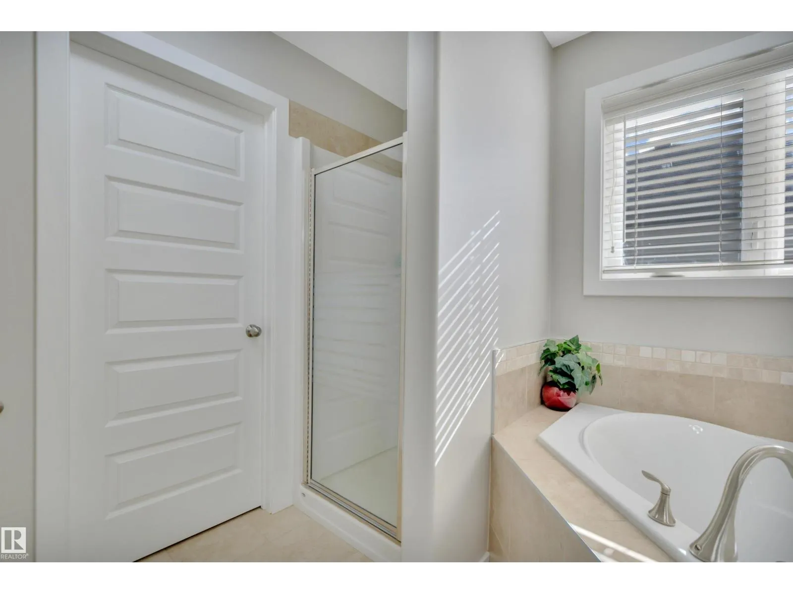 32 HARRINGTON BA