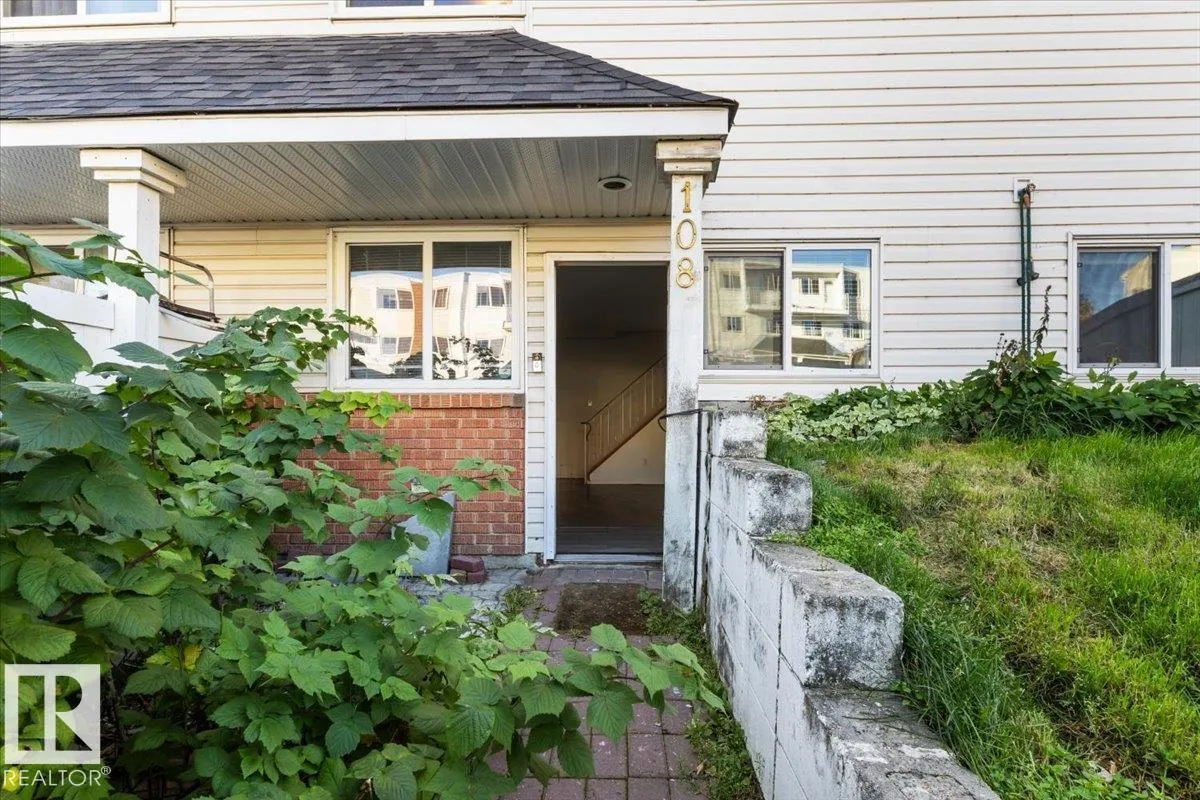#108A 14520 52 ST NW