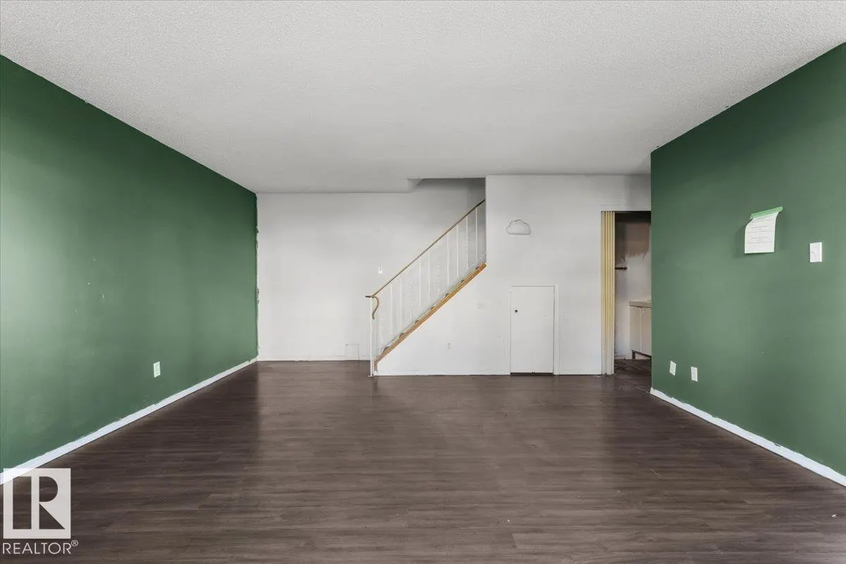 #108A 14520 52 ST NW
