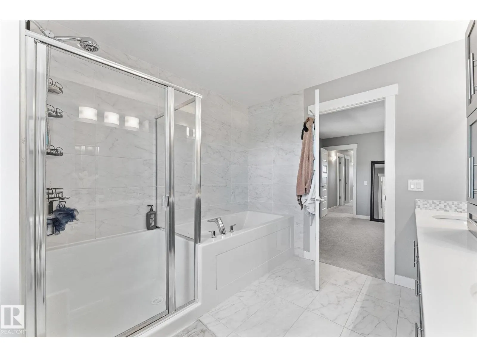 18 ALTADENA PT