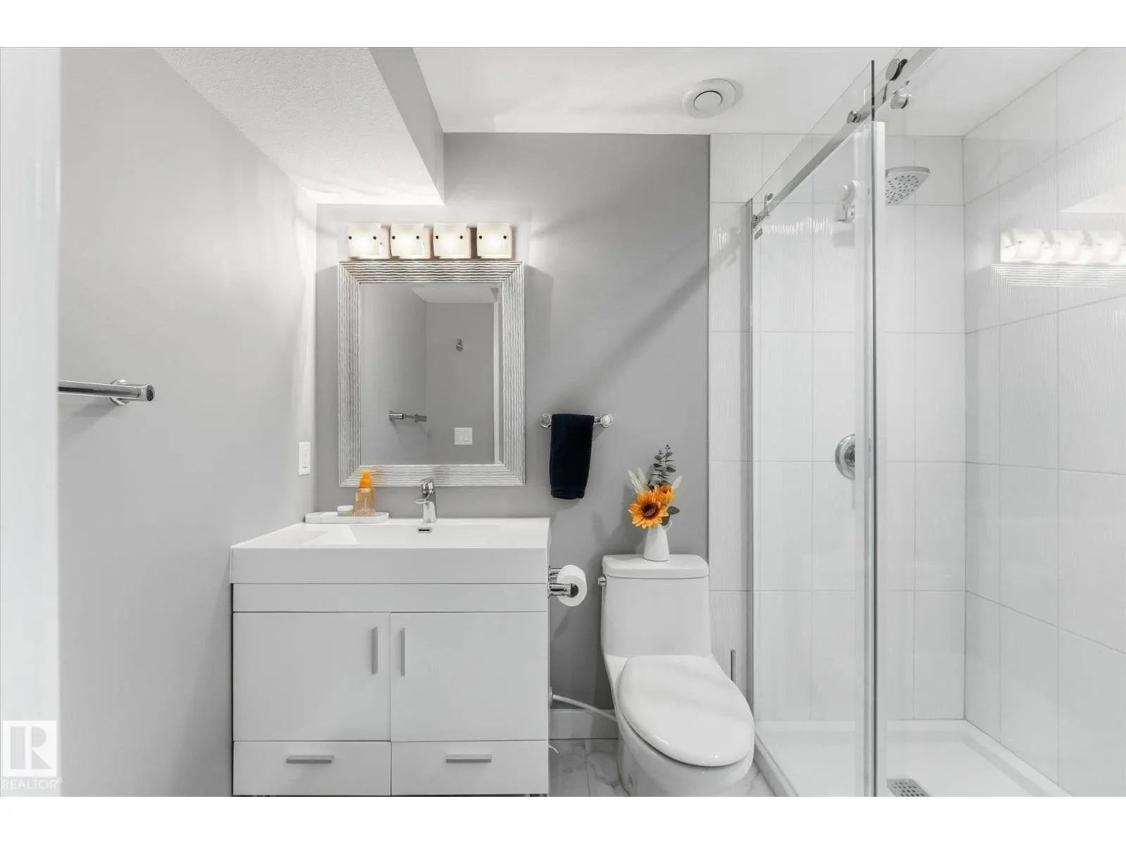 18 ALTADENA PT