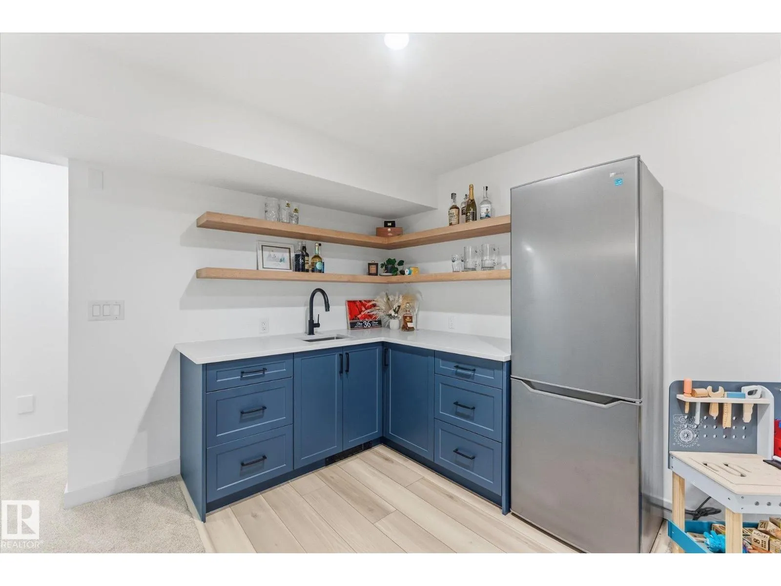 18 ALTADENA PT