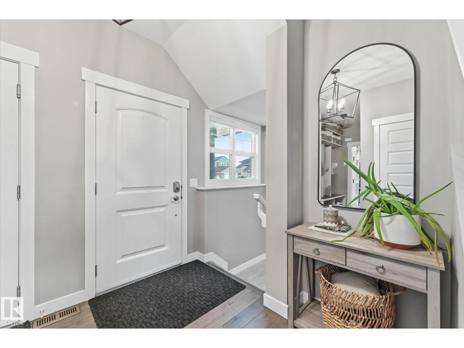 18 ALTADENA PT