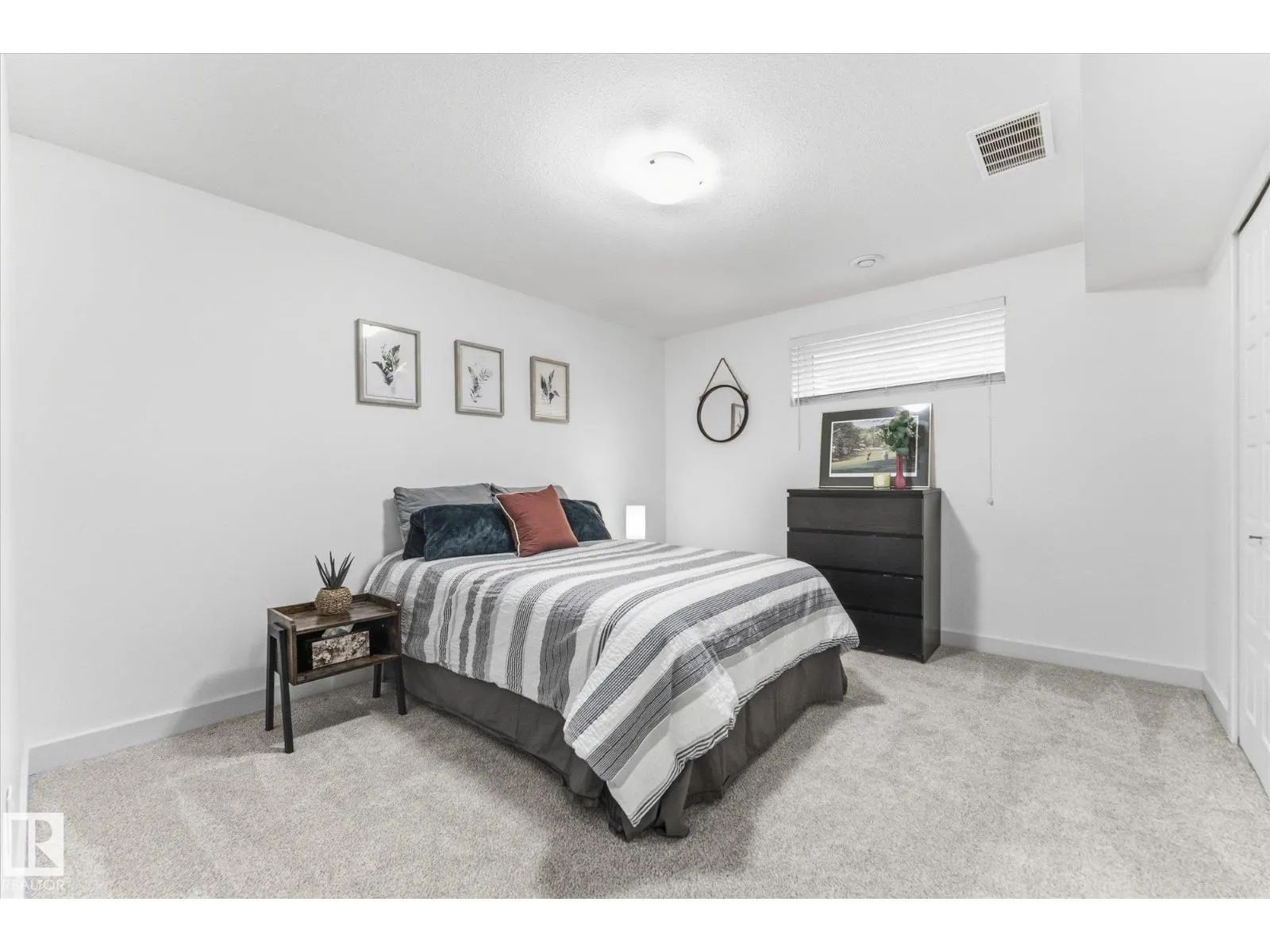 18 ALTADENA PT