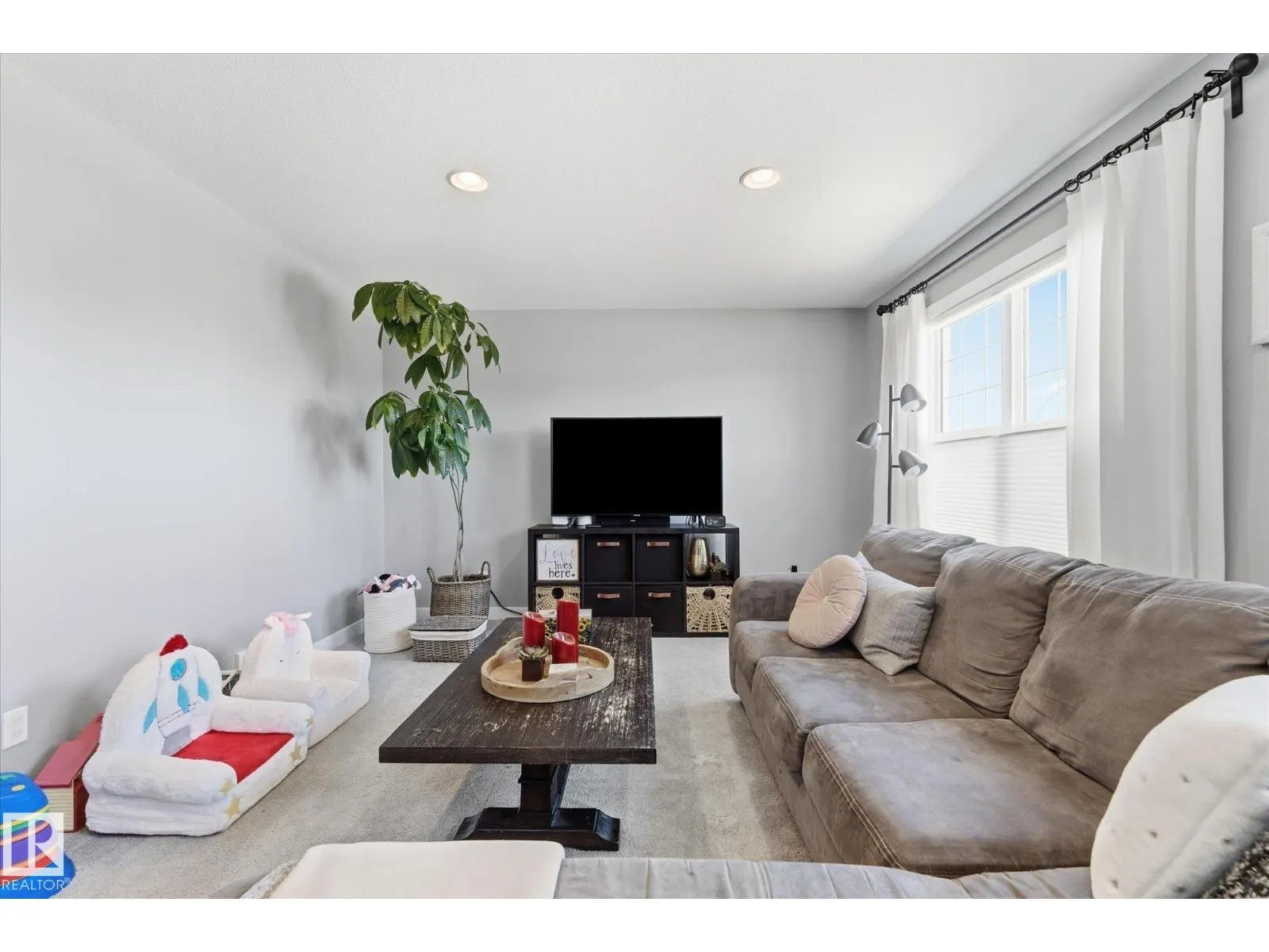 18 ALTADENA PT
