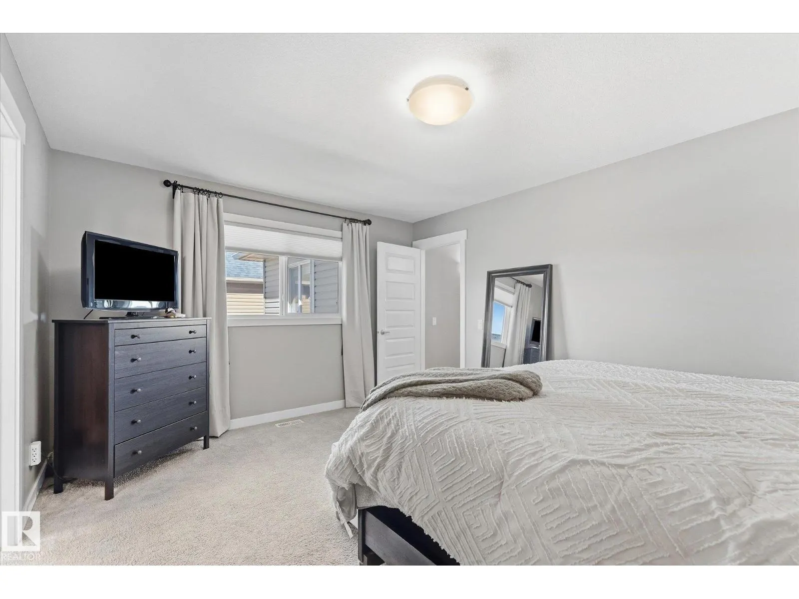 18 ALTADENA PT