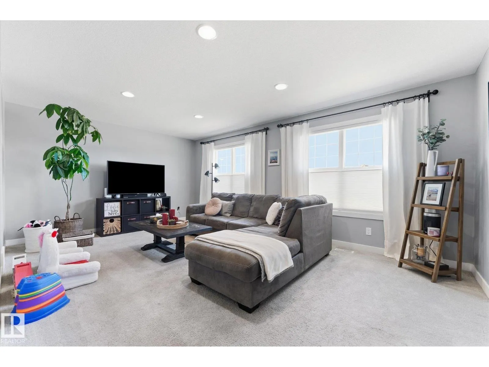 18 ALTADENA PT