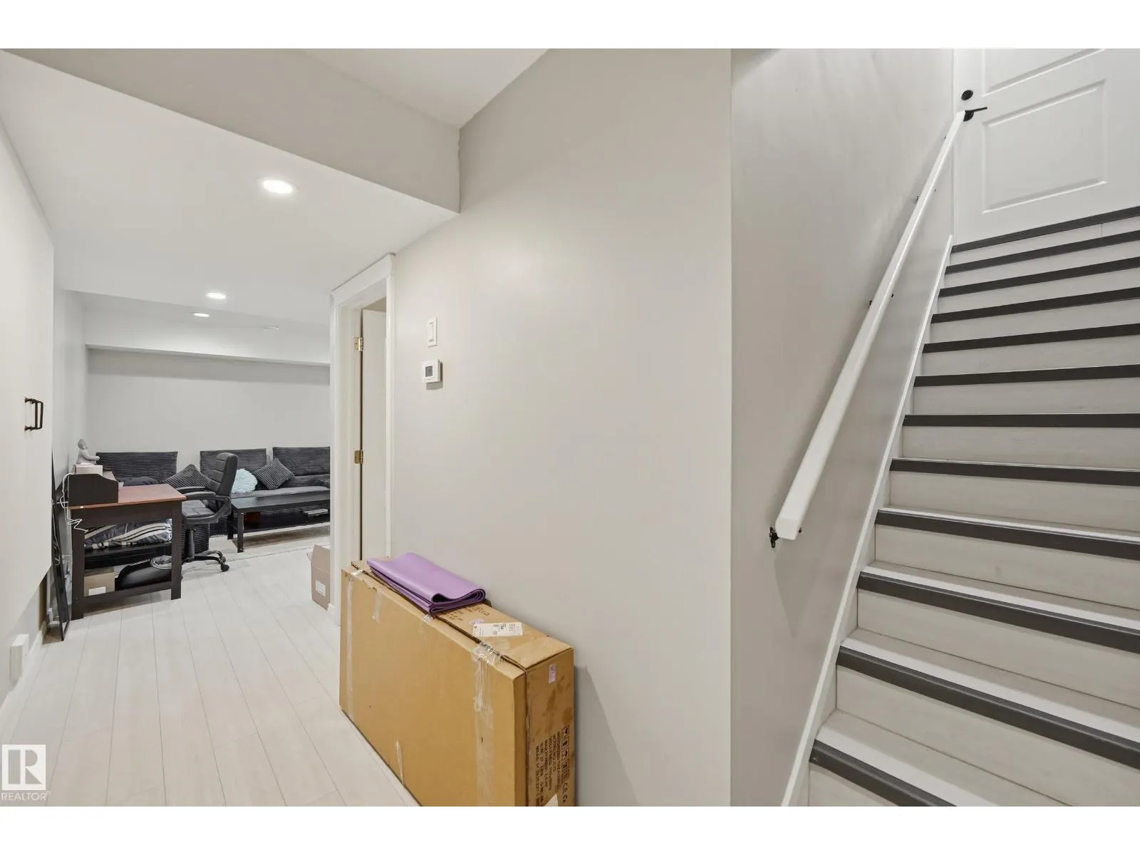 1 SOUTHFORK CL