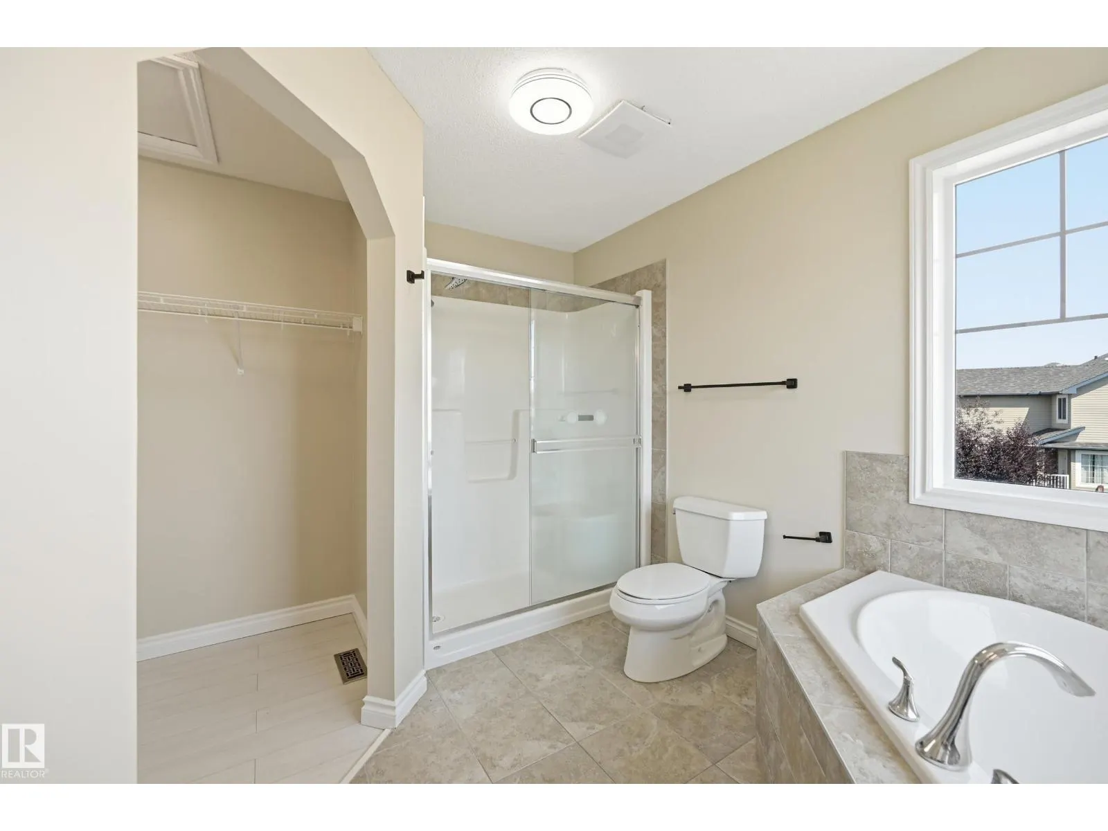 1 SOUTHFORK CL