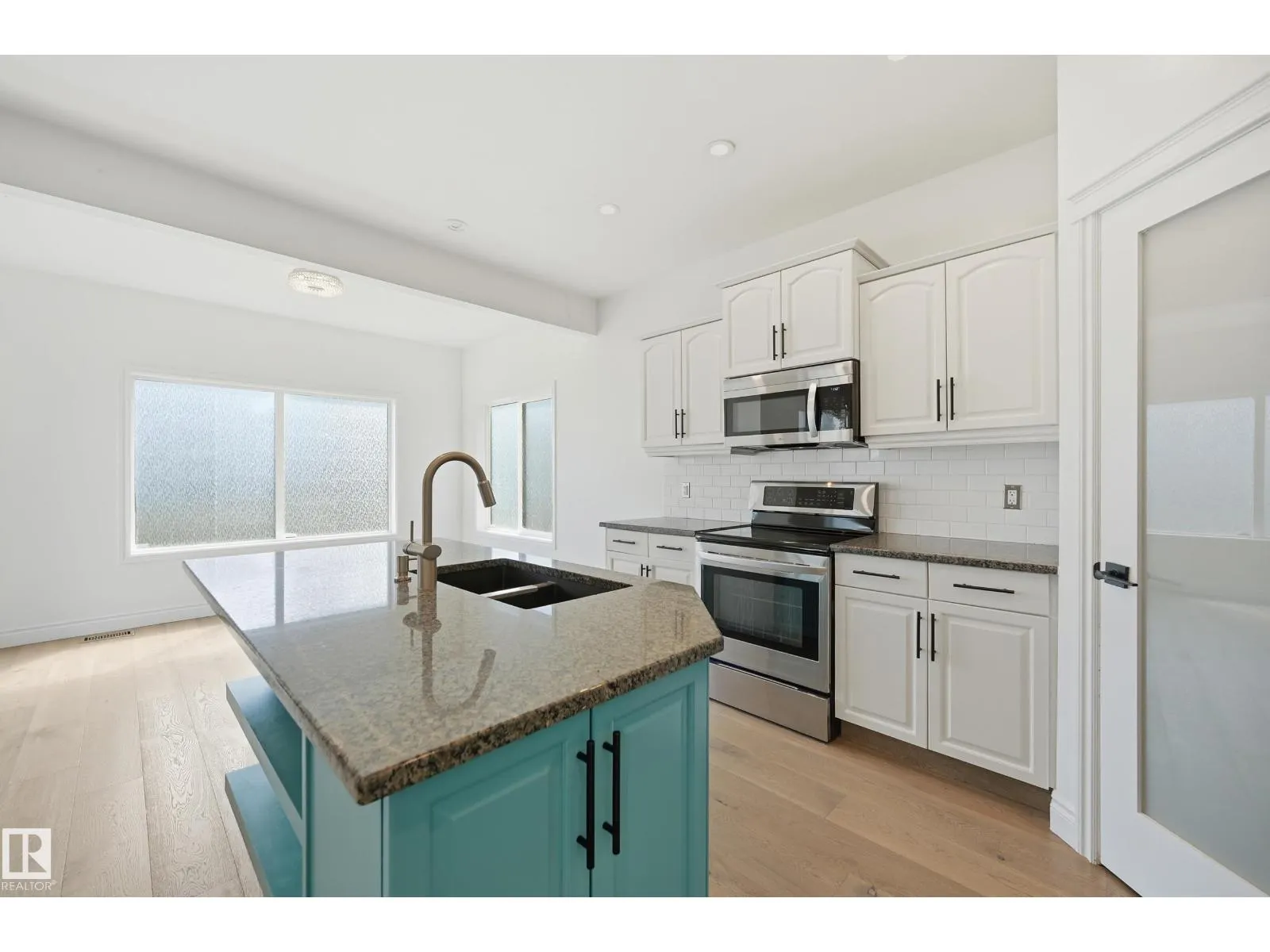 1 SOUTHFORK CL