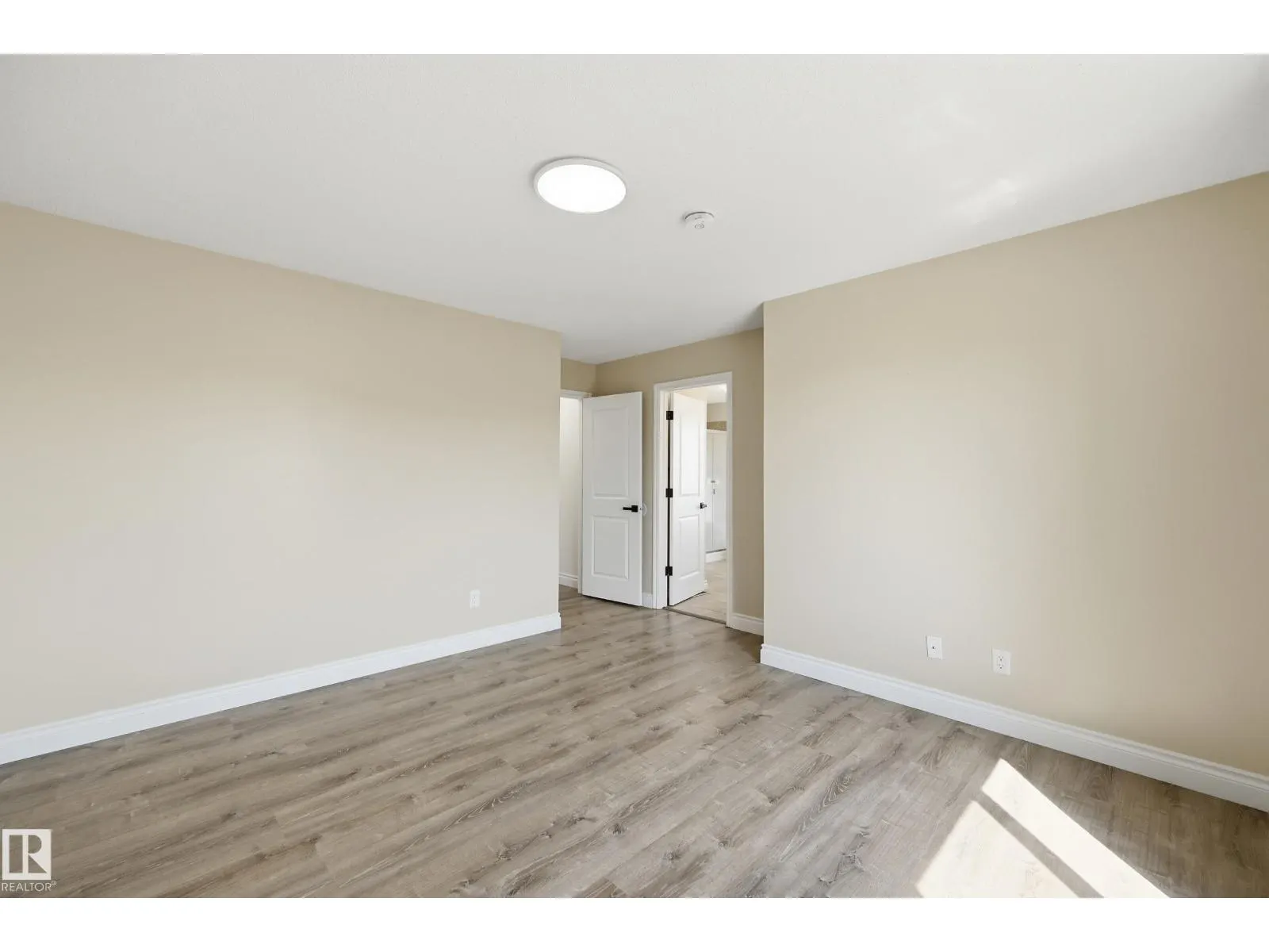 1 SOUTHFORK CL