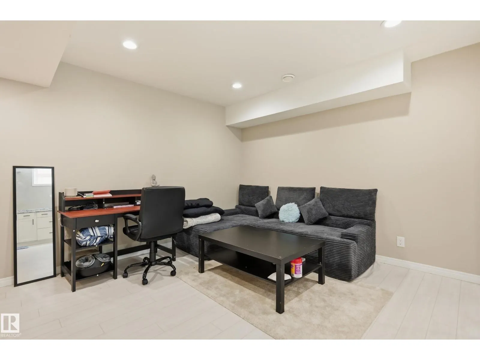 1 SOUTHFORK CL