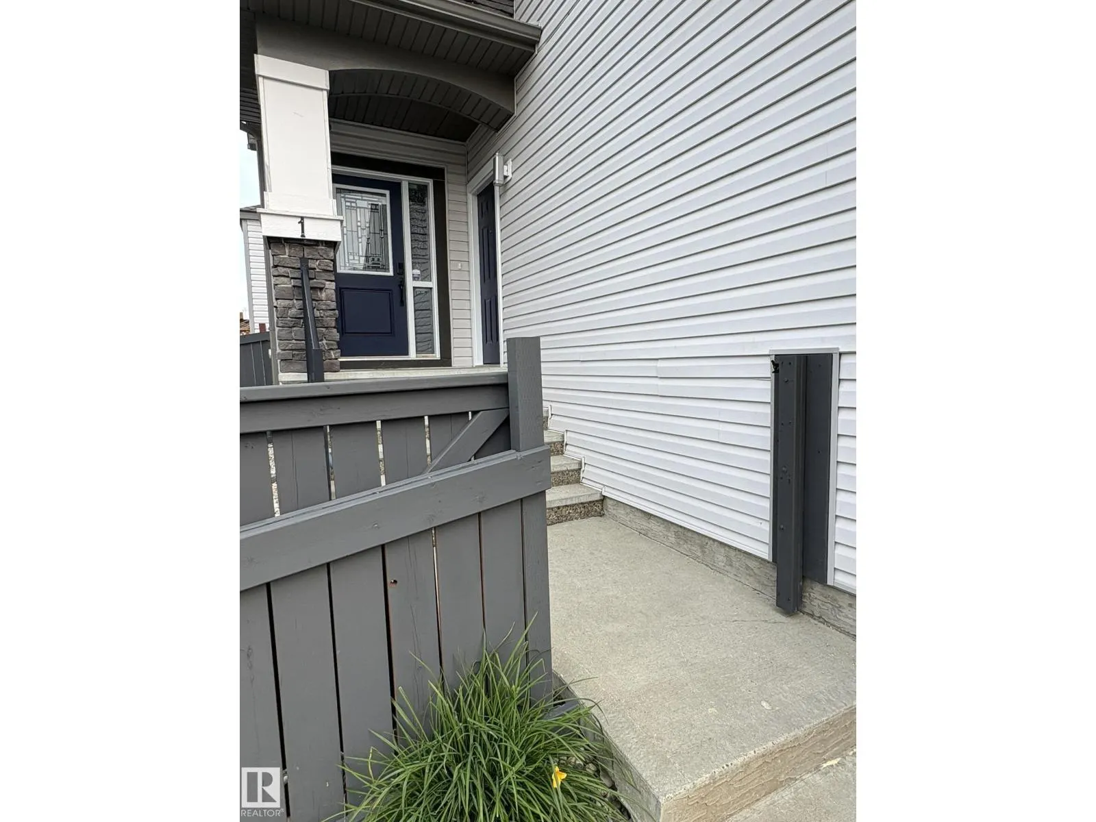 1 SOUTHFORK CL