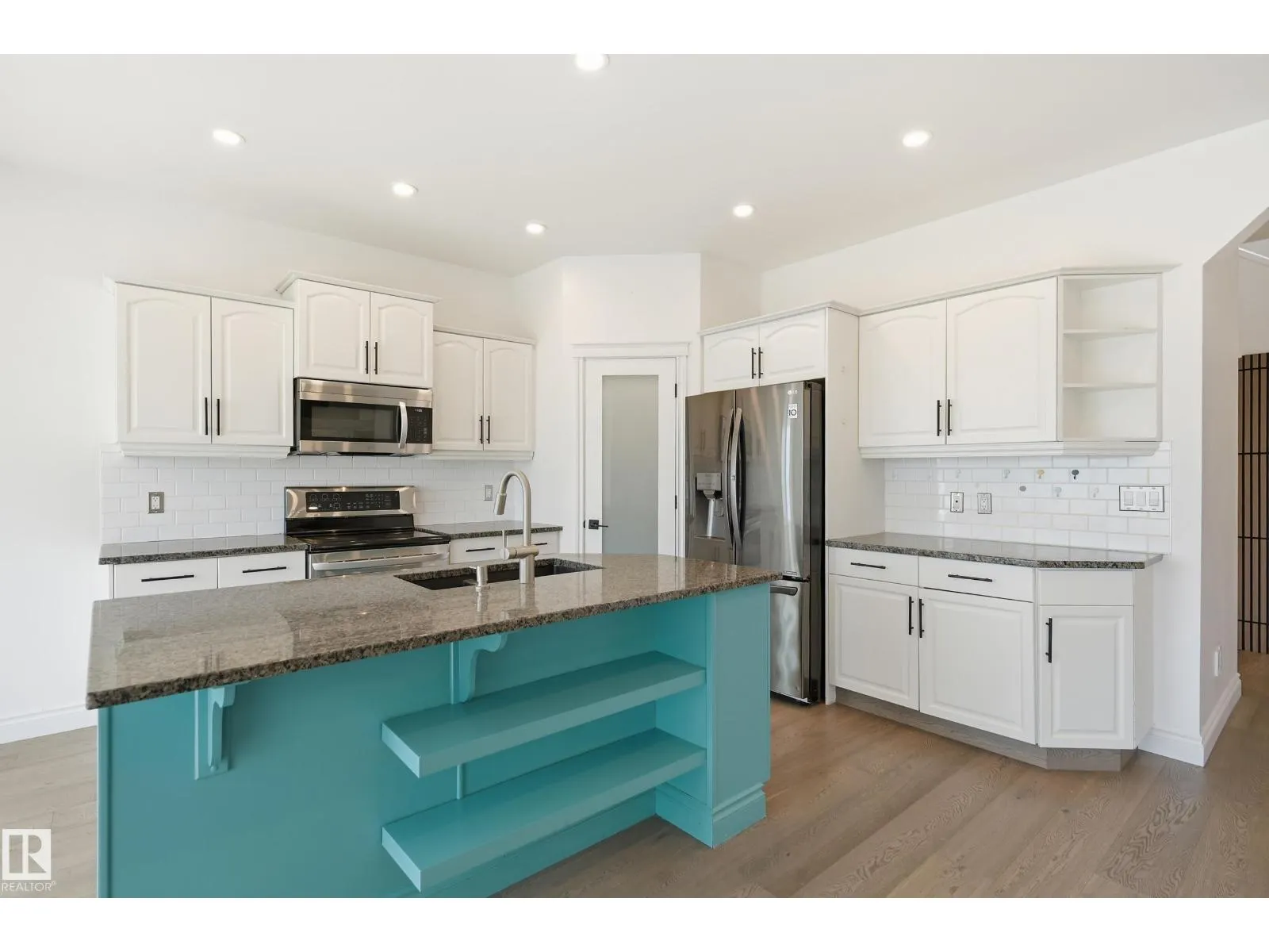 1 SOUTHFORK CL