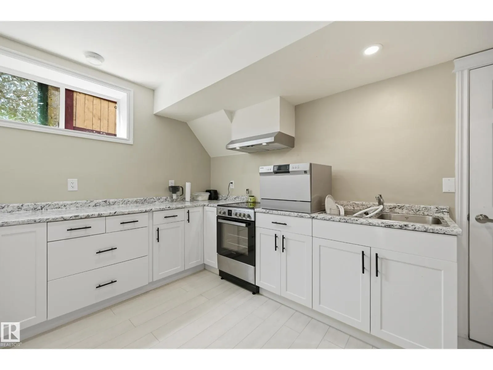 1 SOUTHFORK CL