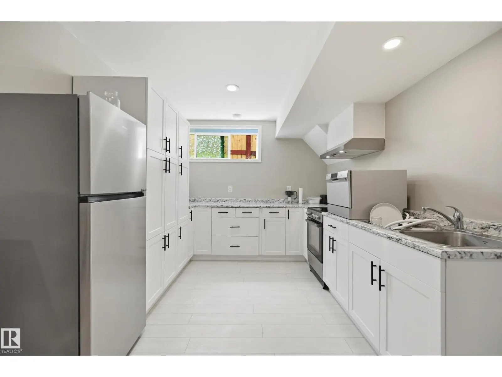 1 SOUTHFORK CL