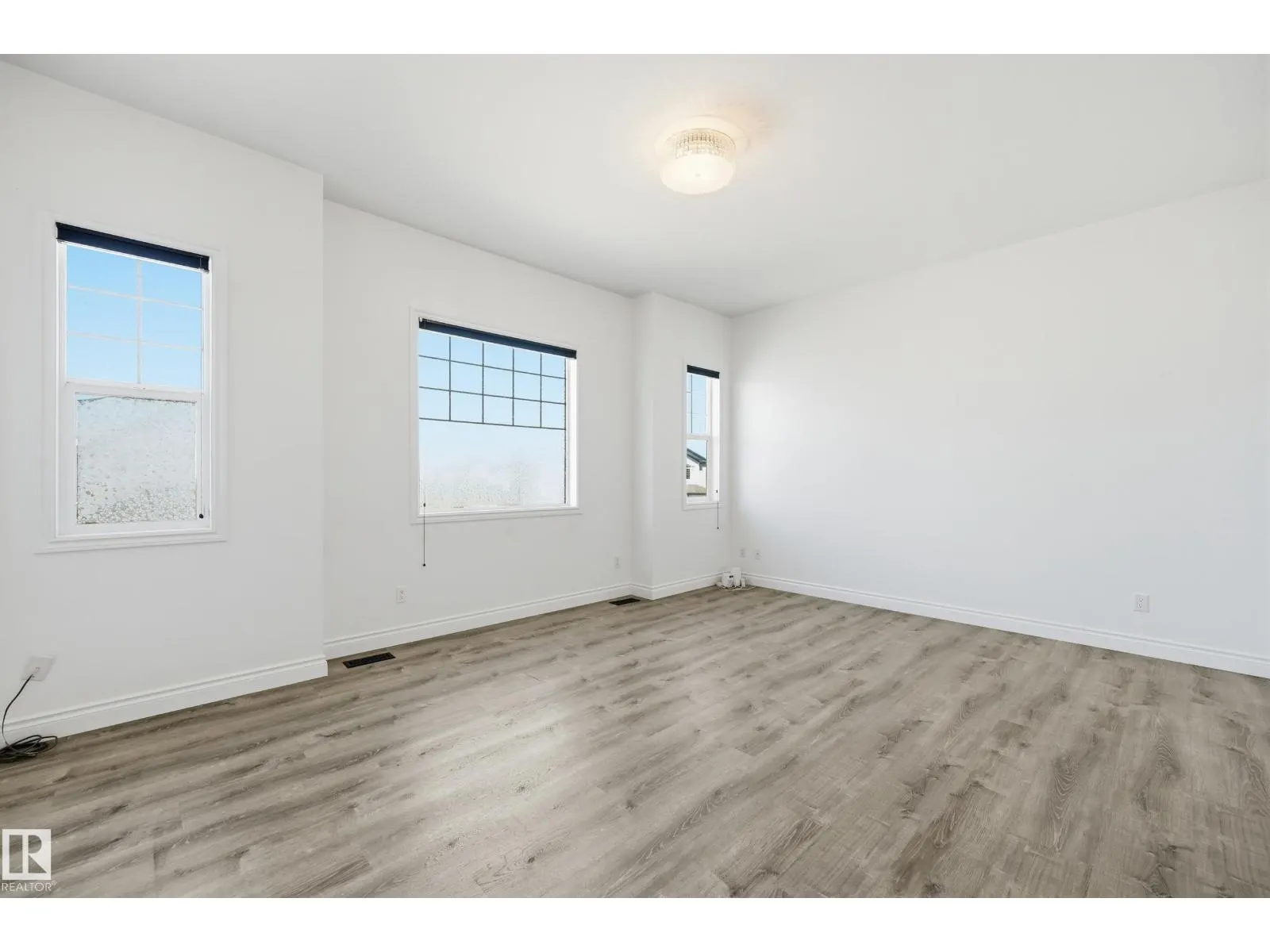 1 SOUTHFORK CL