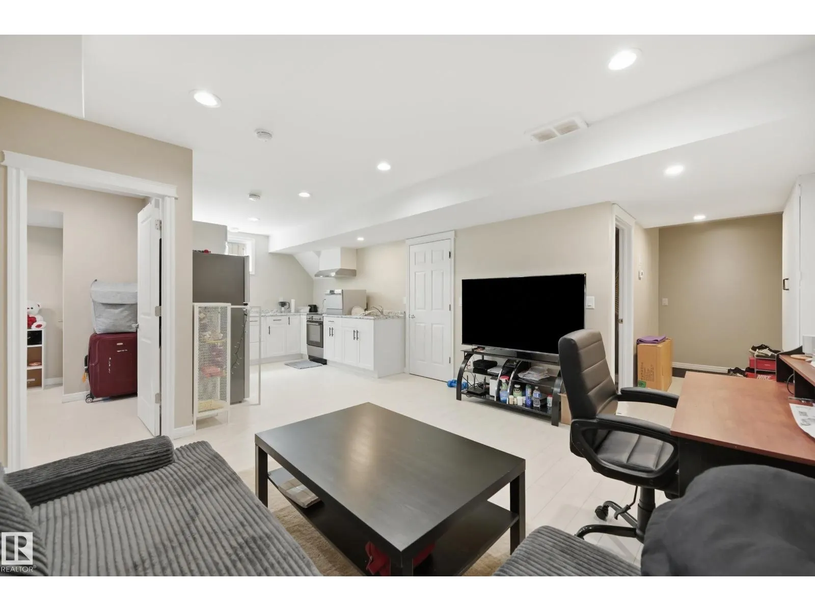 1 SOUTHFORK CL