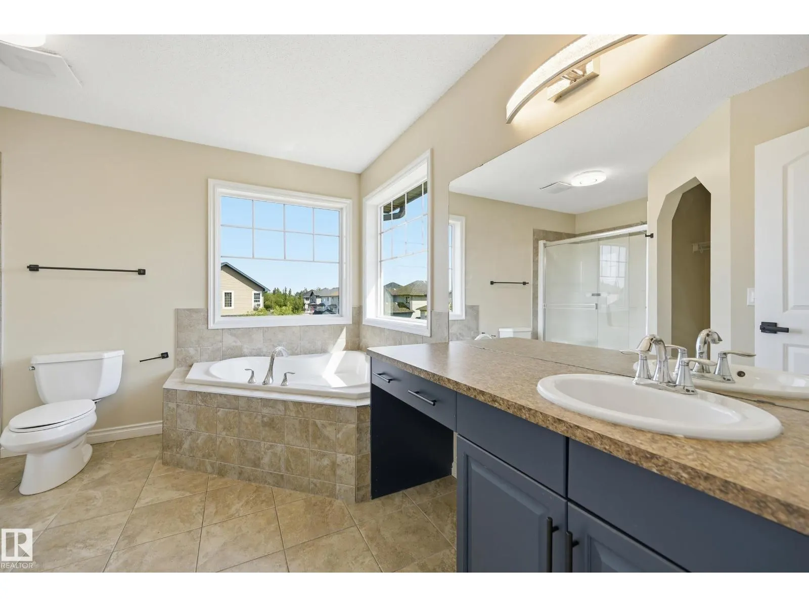1 SOUTHFORK CL