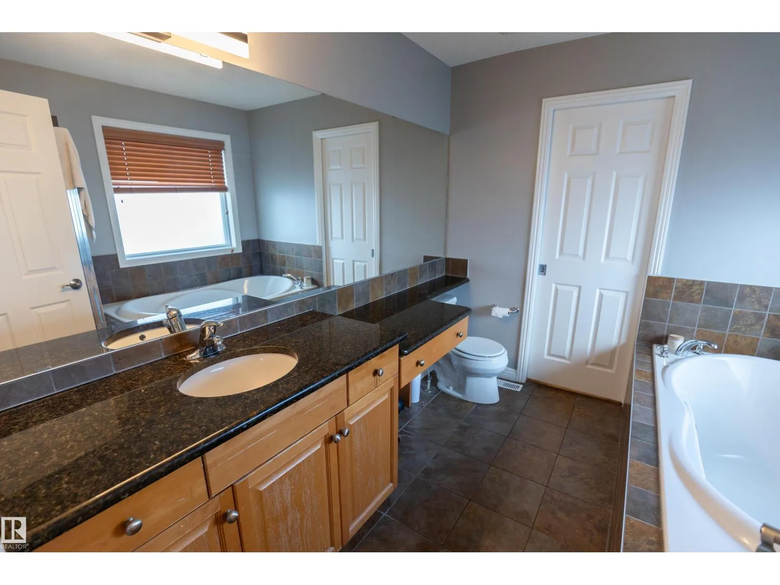 28 BECKER CR