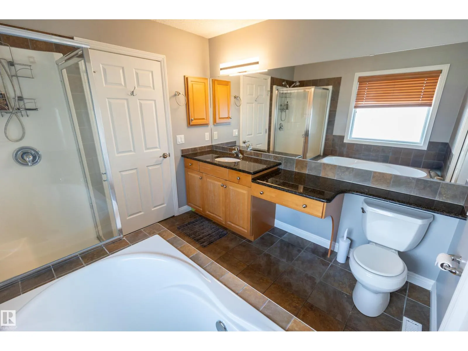 28 BECKER CR