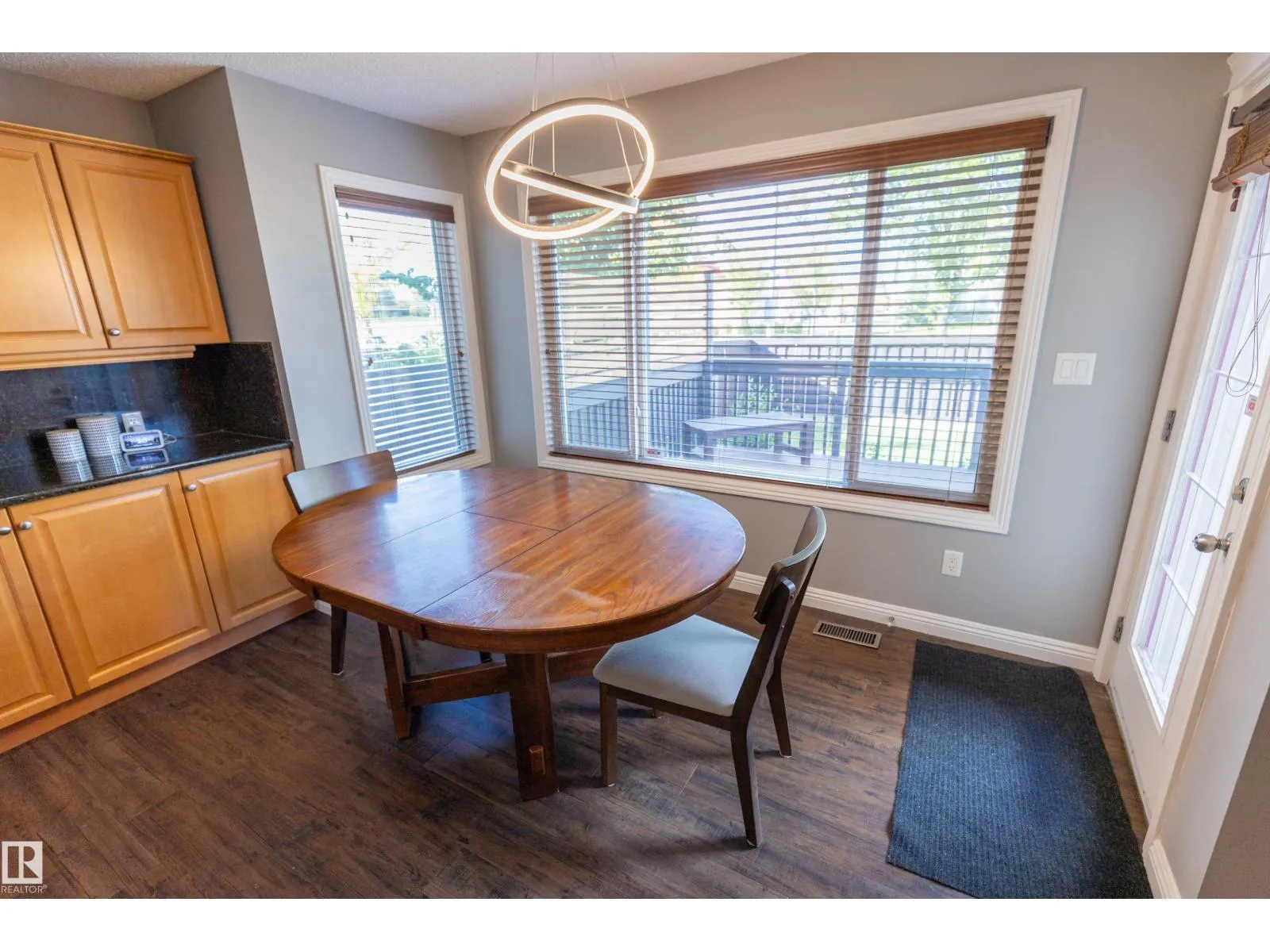 28 BECKER CR