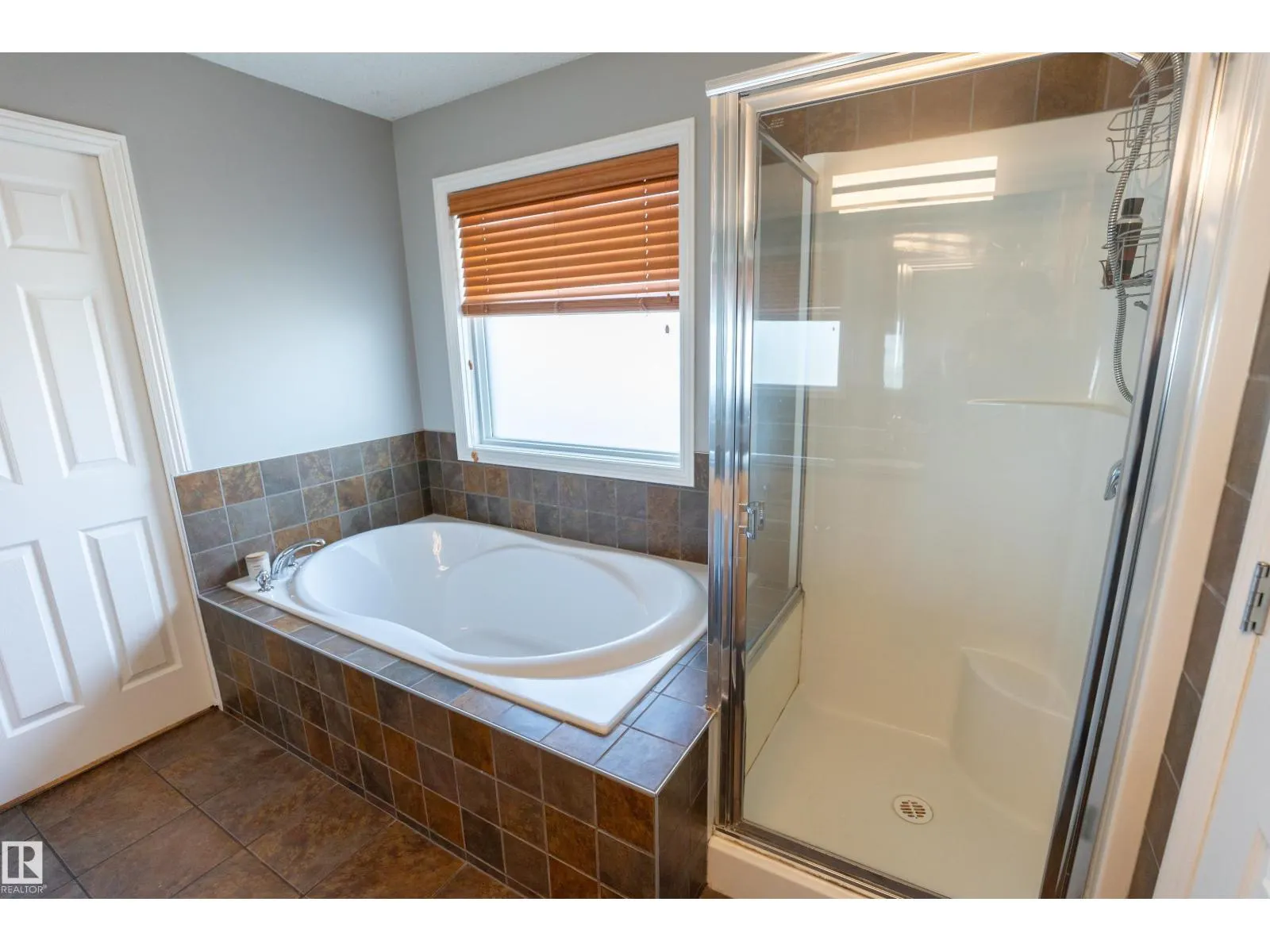 28 BECKER CR