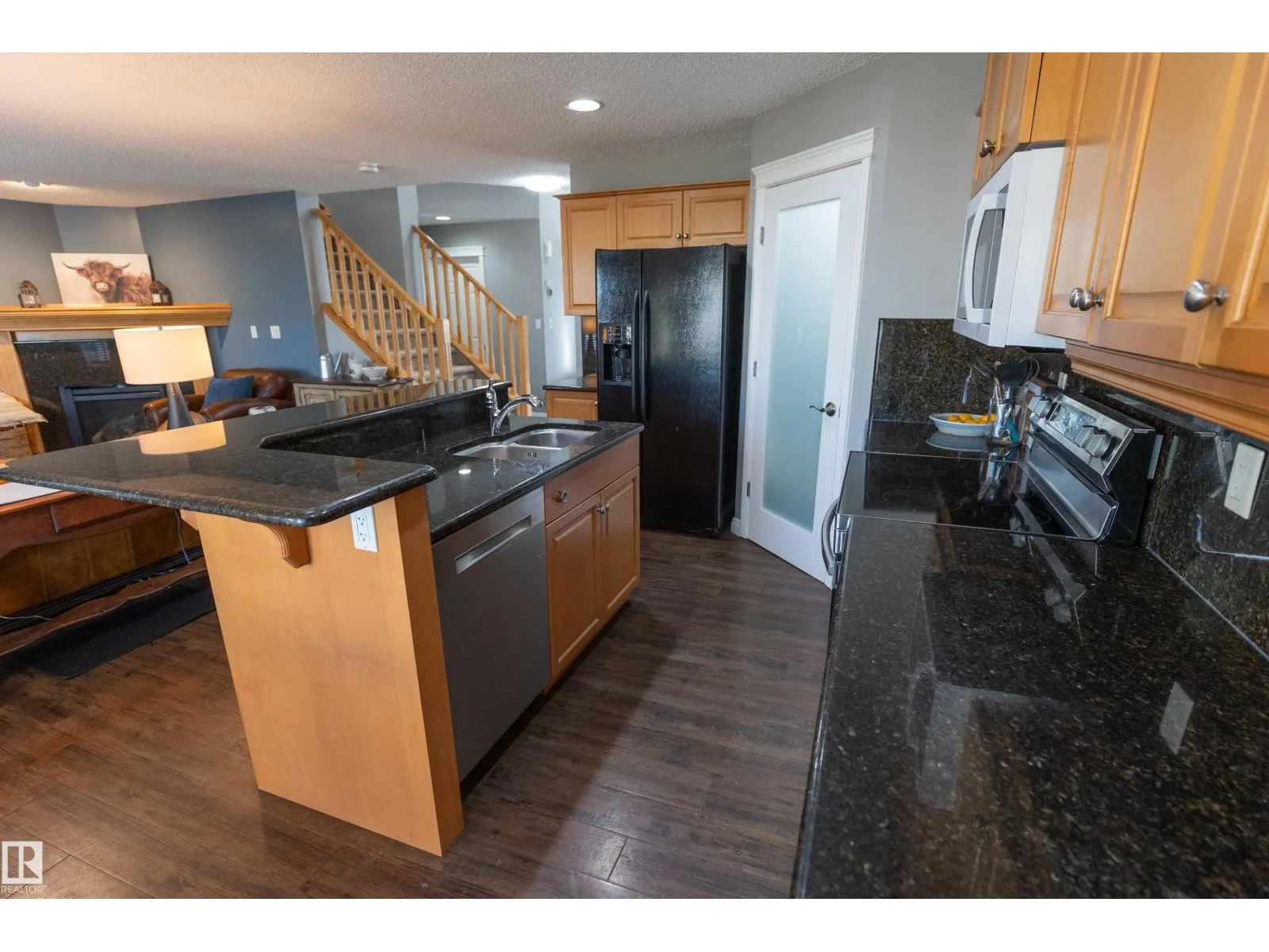 28 BECKER CR