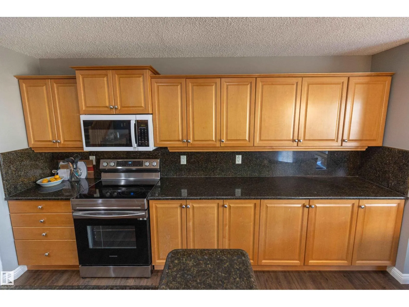 28 BECKER CR