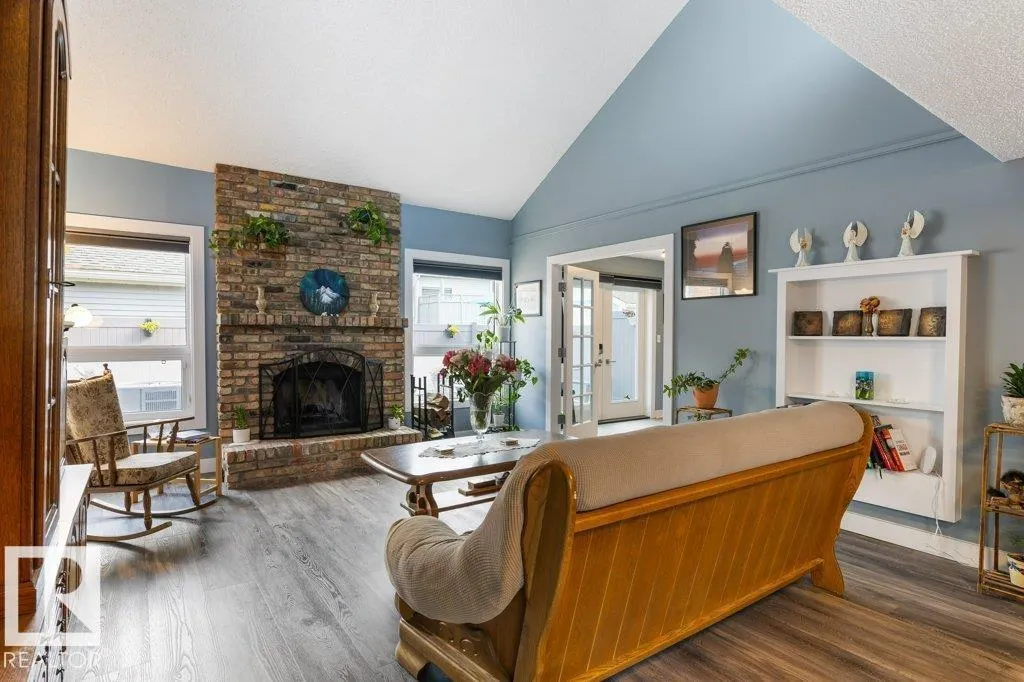 7 WHITEOAKS ES