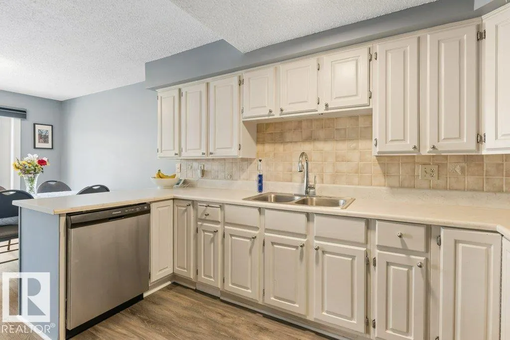 7 WHITEOAKS ES