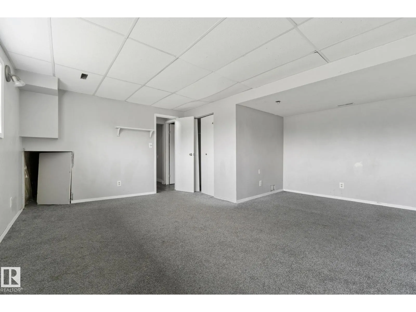 6 CAMPBELL CRES E