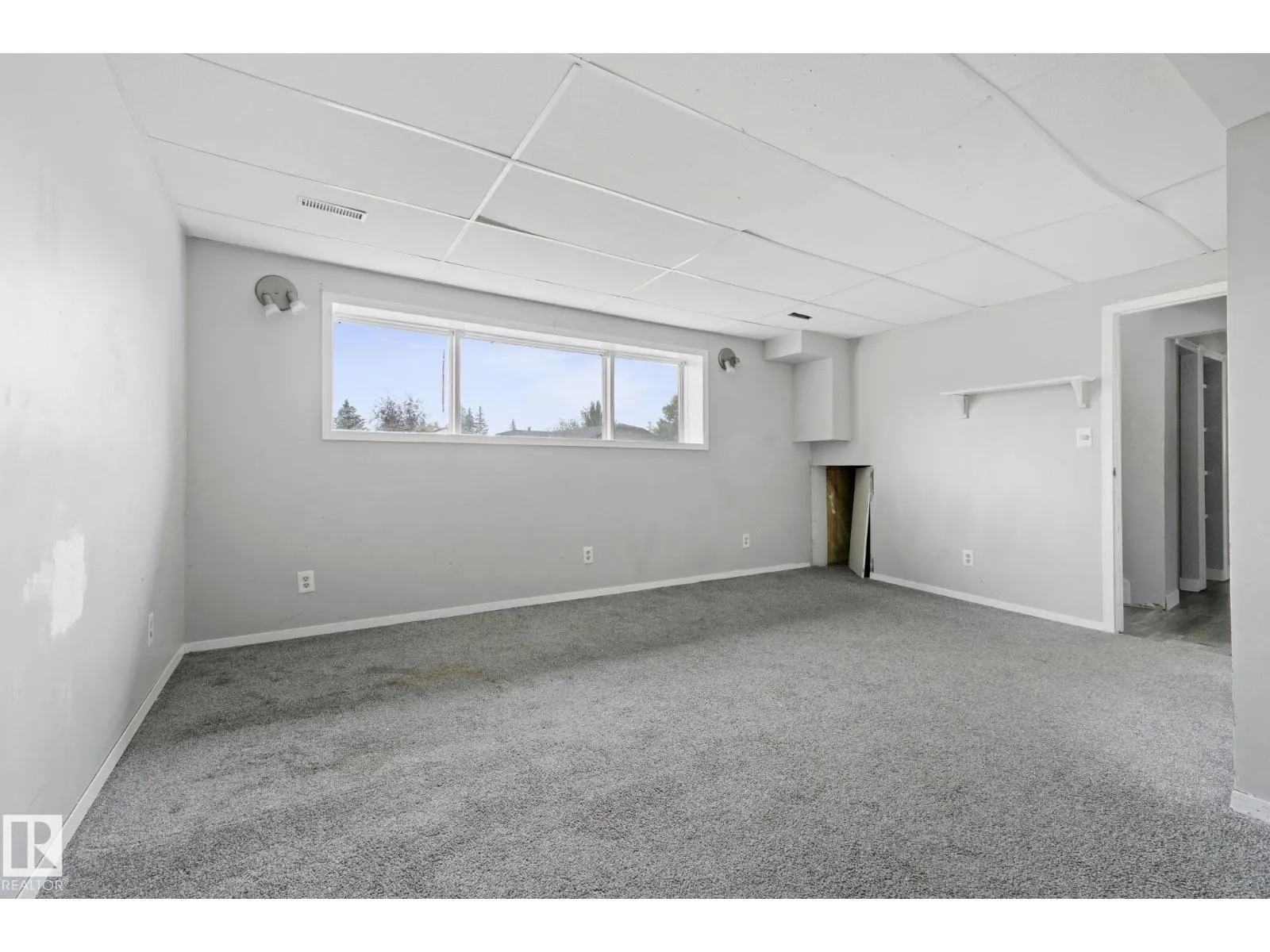 6 CAMPBELL CRES E