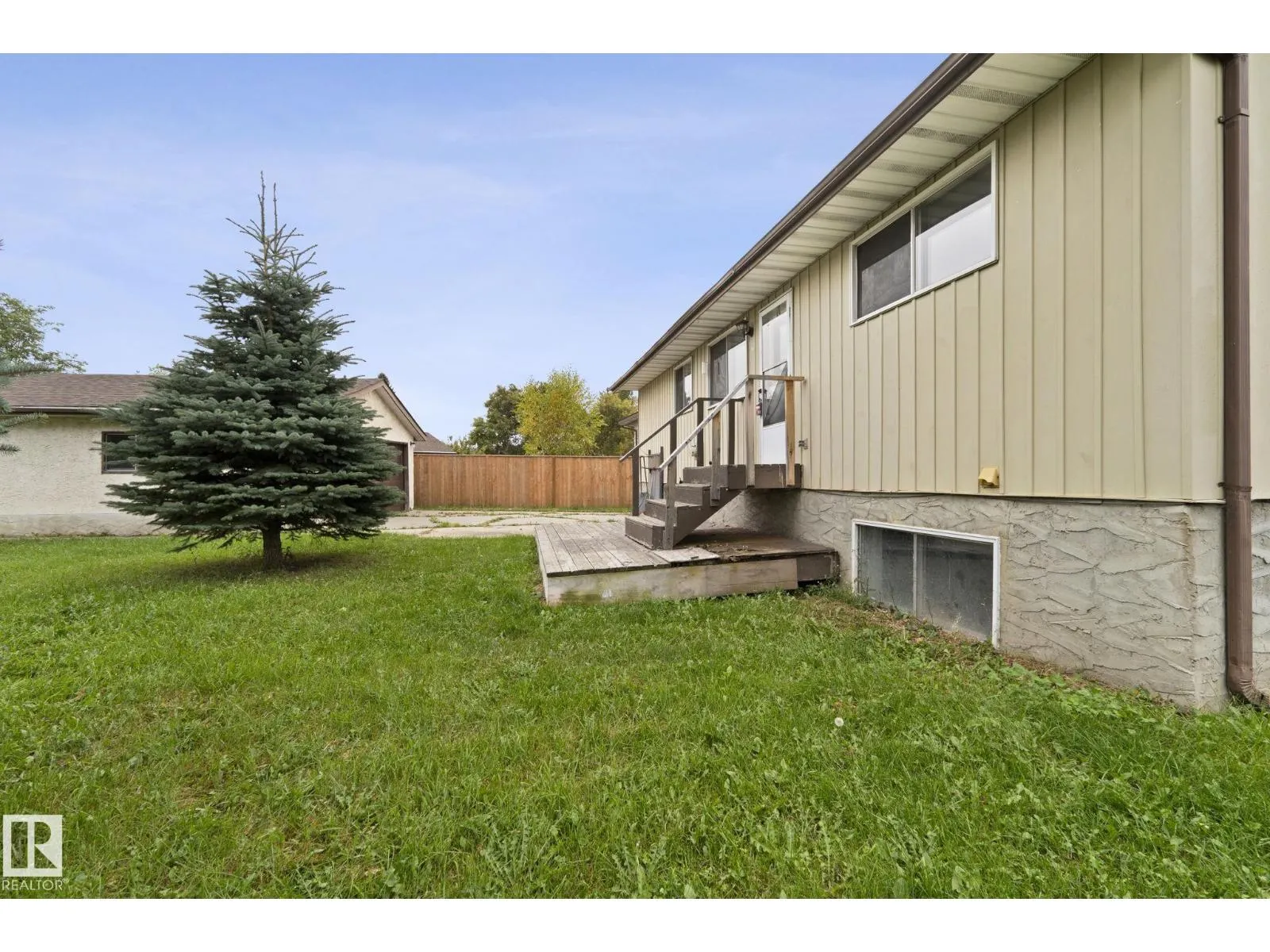 6 CAMPBELL CRES E