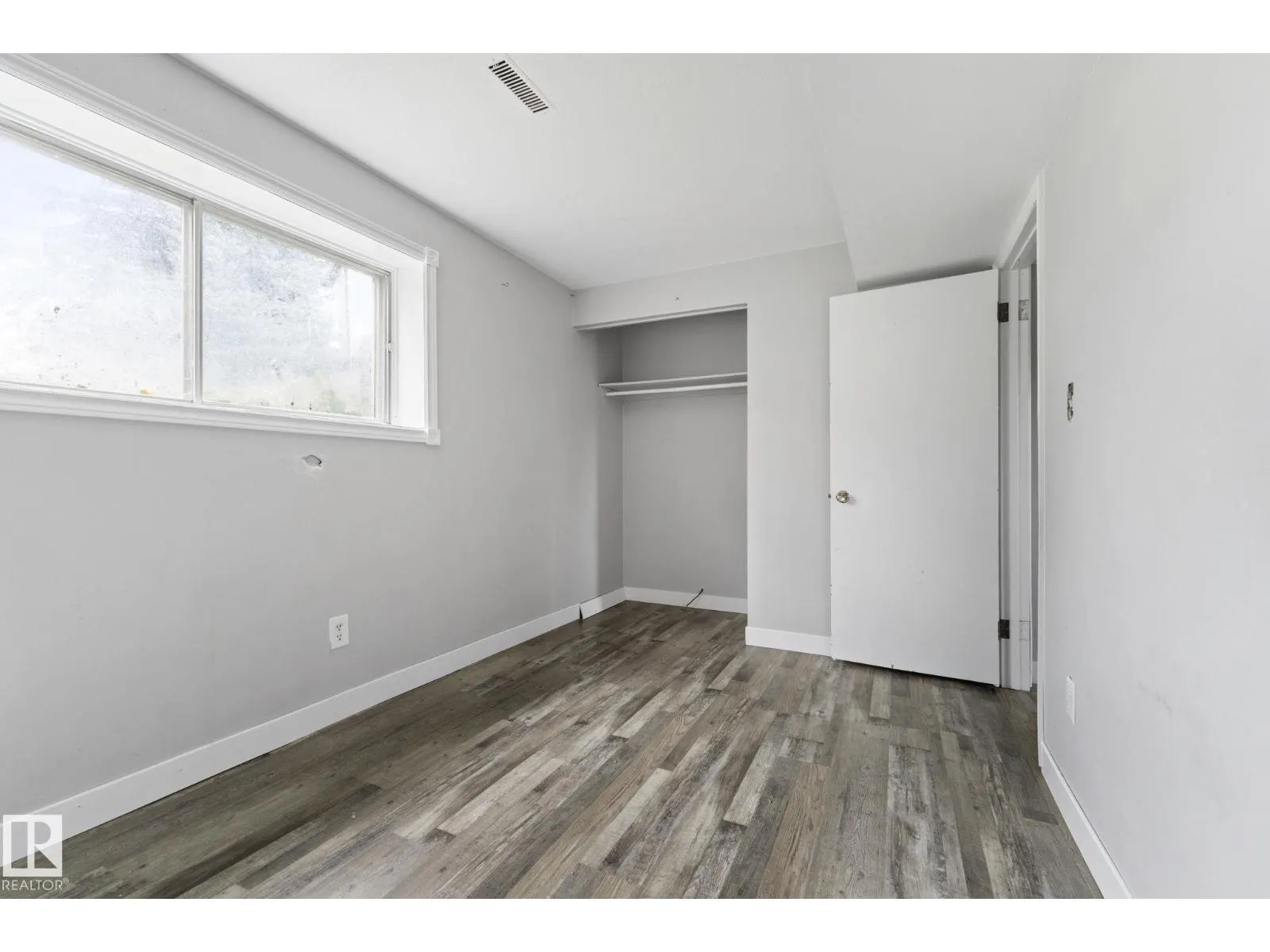 6 CAMPBELL CRES E