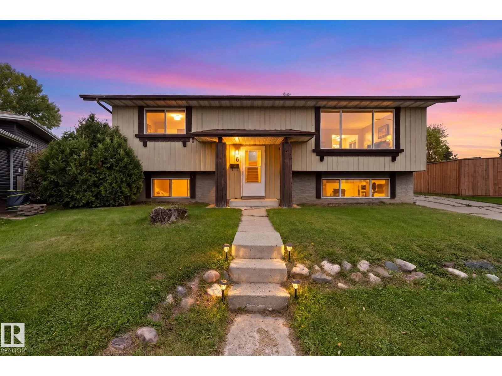 6 CAMPBELL CRES E