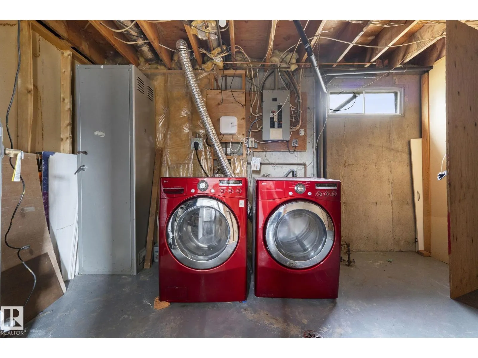 6 CAMPBELL CRES E