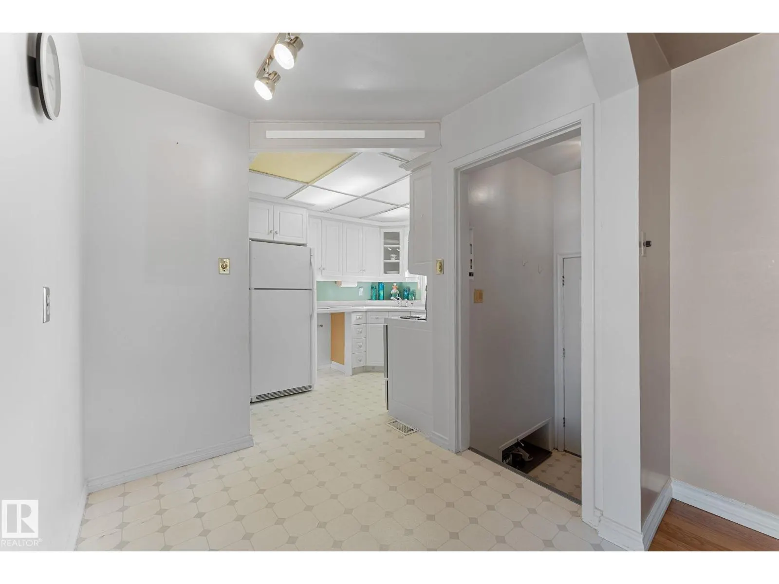 12227 58 ST NW