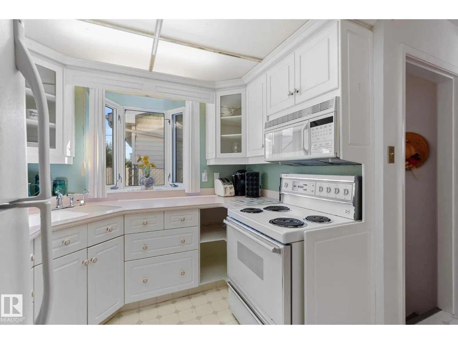12227 58 ST NW