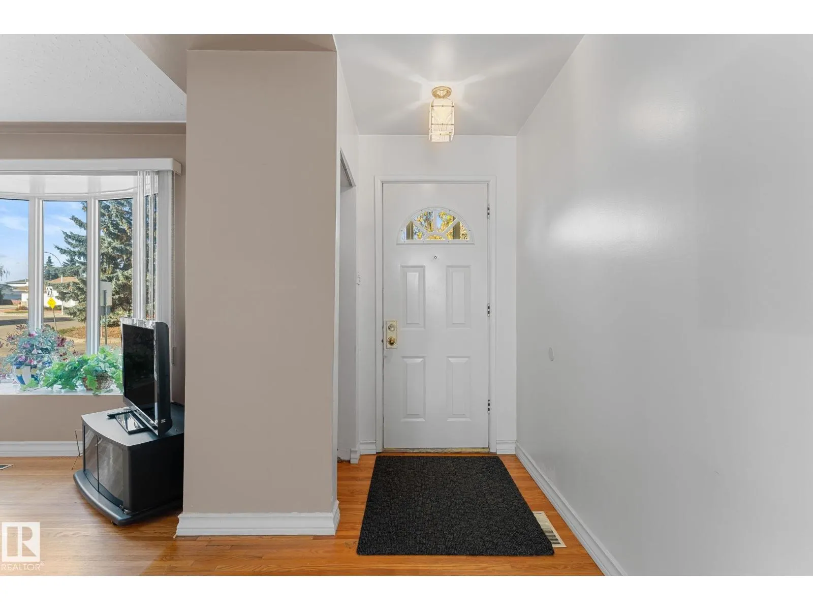 12227 58 ST NW
