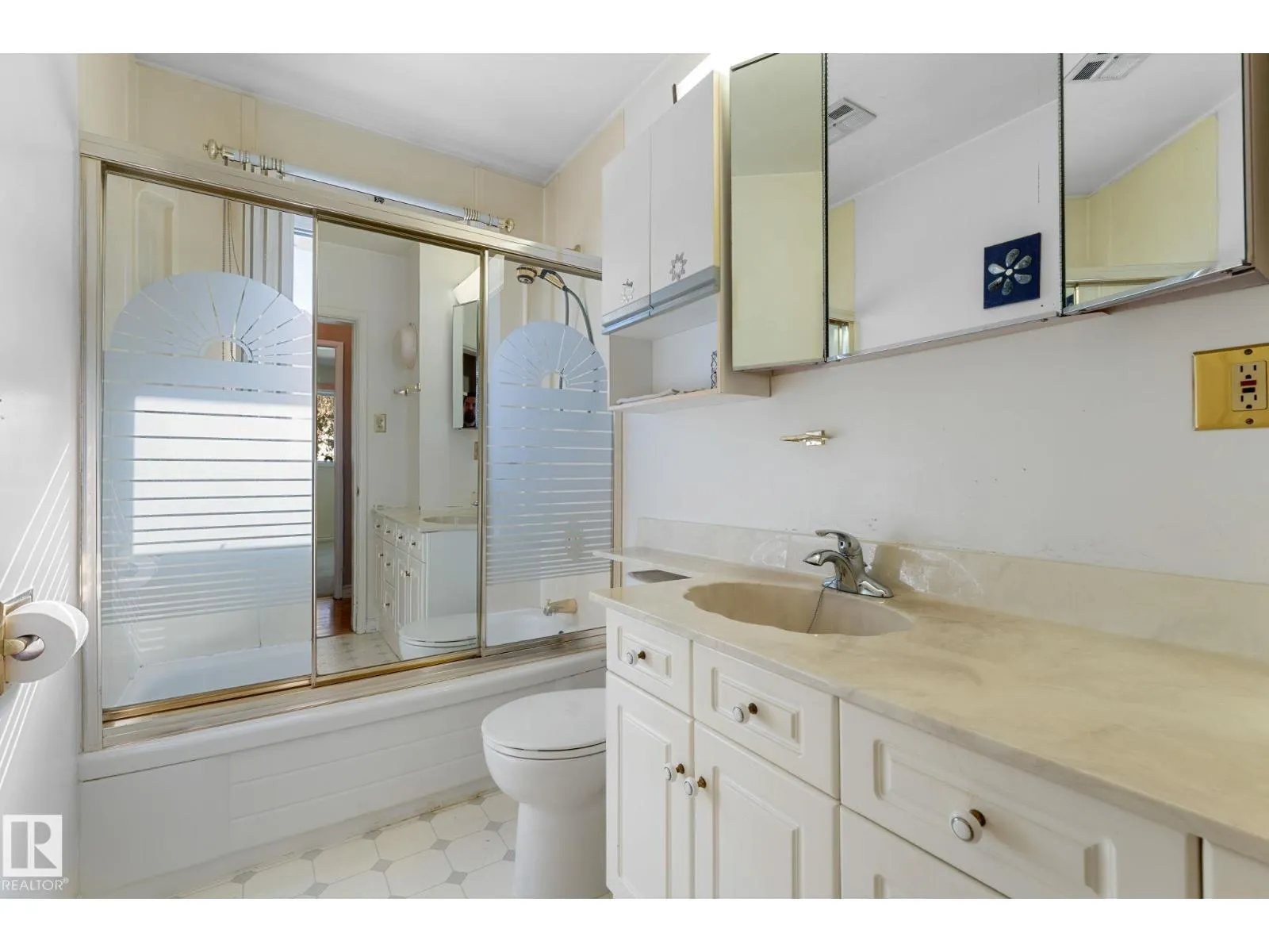 12227 58 ST NW