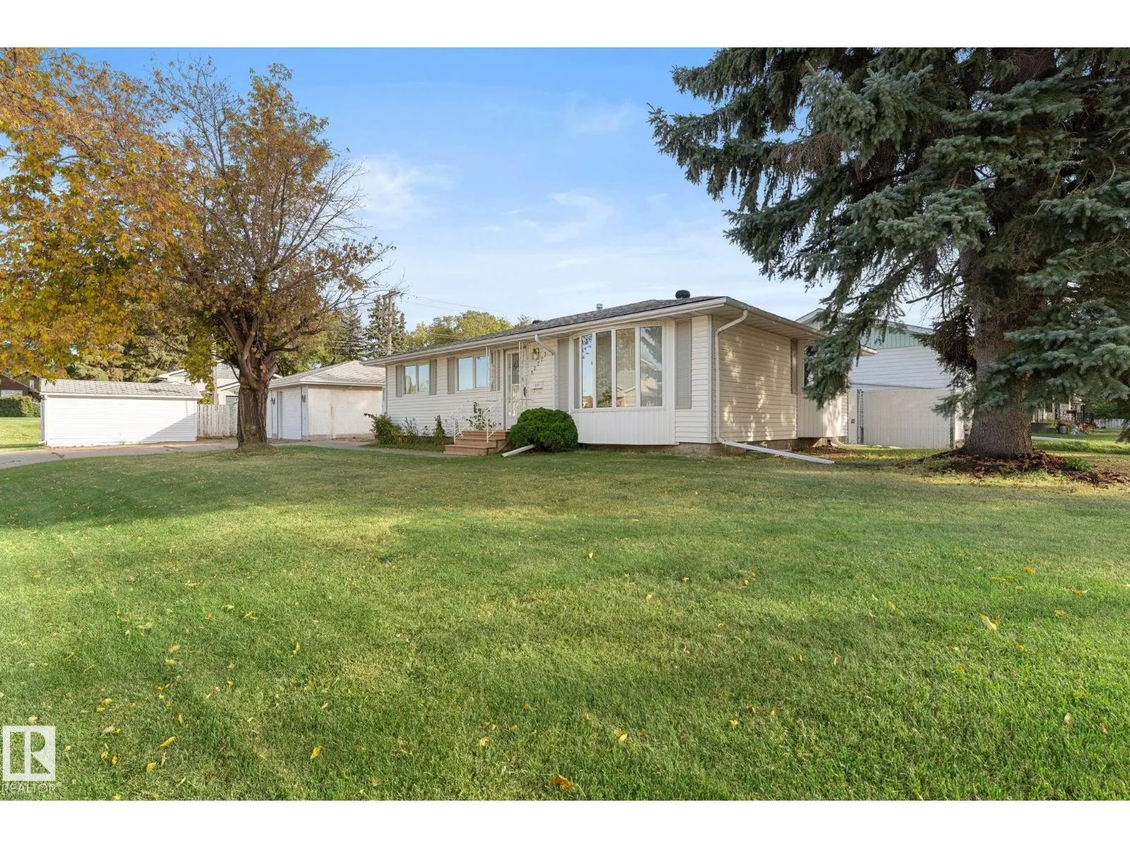 12227 58 ST NW