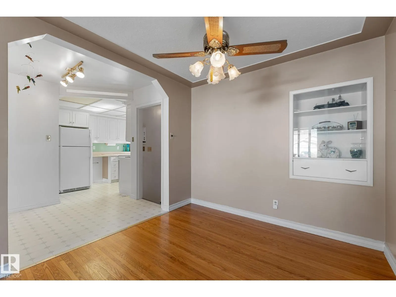 12227 58 ST NW