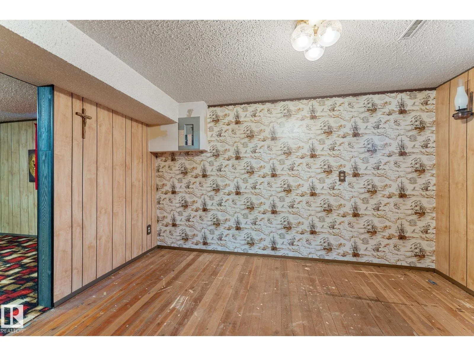 12227 58 ST NW