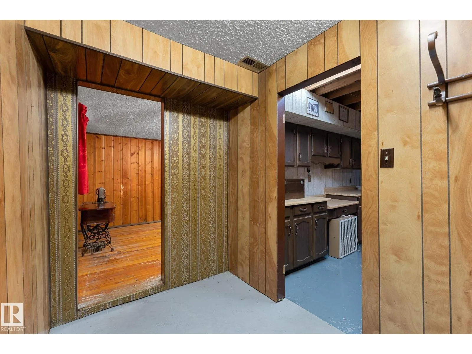 12227 58 ST NW