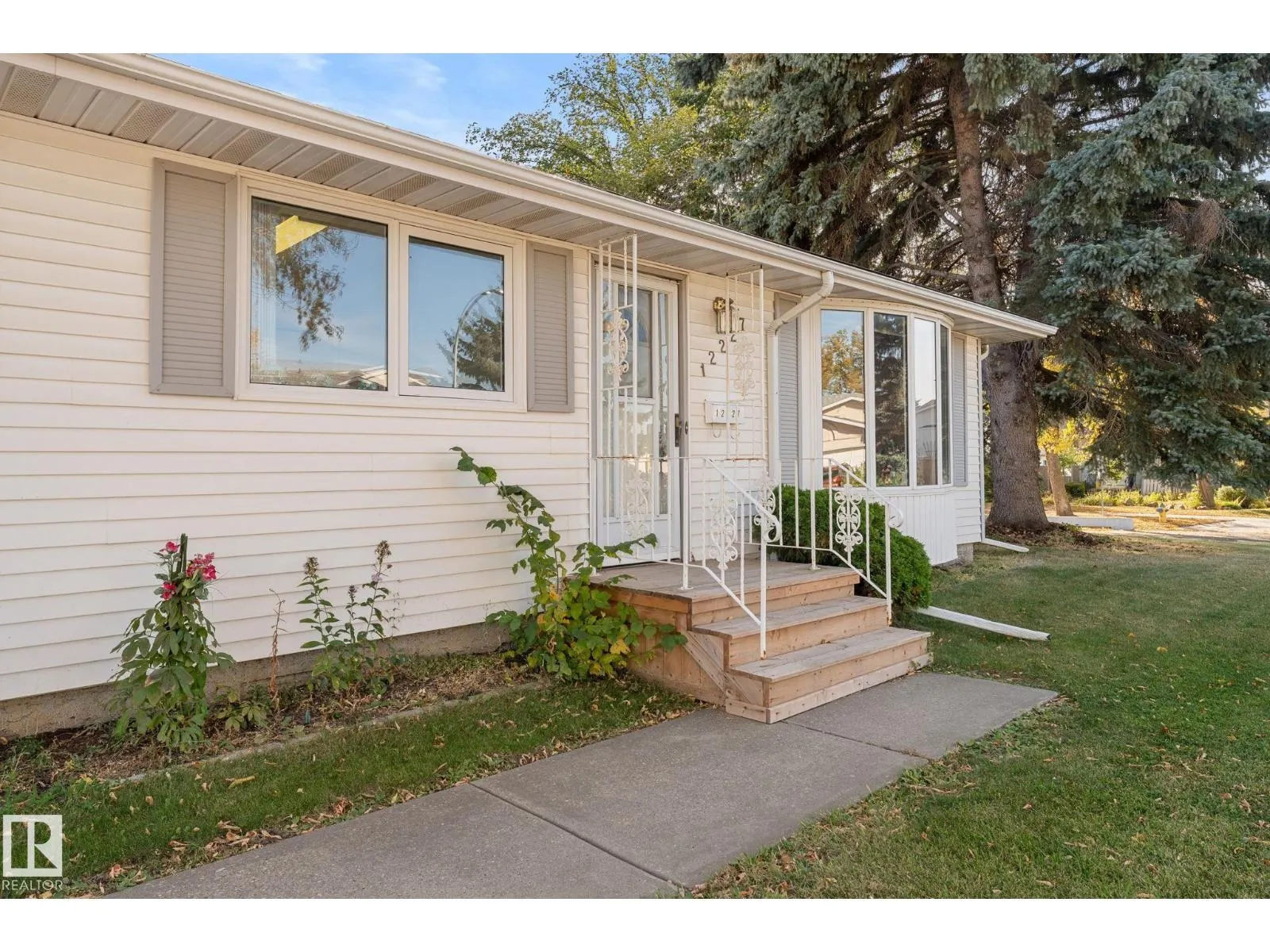 12227 58 ST NW