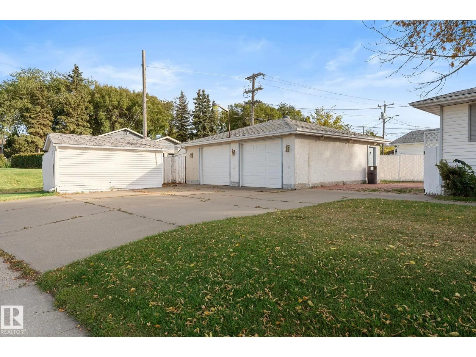 12227 58 ST NW